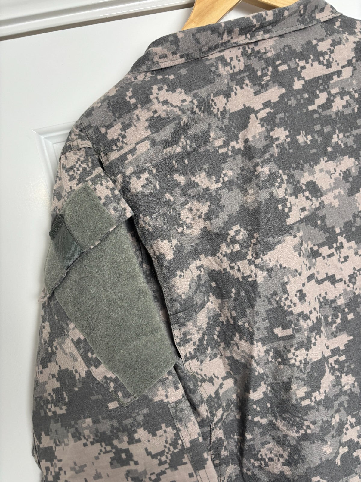 Surplus US Army ACU Combat Uniform Jacket -Size Small-Short - The Militaria Shop