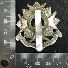 Load image into Gallery viewer, Original WW2 British Army Cap Badge - Bedfordshire and Hertfordshire Regiment - The Militaria Shop

