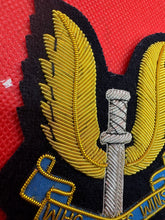 Charger l&#39;image dans la galerie, British Army Bullion Embroidered Blazer Badge - SAS - Special Air Service
