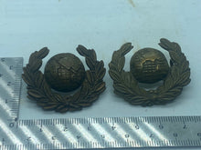 Lade das Bild in den Galerie-Viewer, Original WW1 / WW&#39;2 British Army Royal Marines Brass Collar Badges
