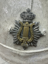 Charger l&#39;image dans la galerie, Original British Army Drummers / Bandsman Helmet - Victorian Era Badge
