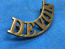 Load image into Gallery viewer, Original WW2 British Army Devonshire Regiment (DEVON) Brass Shoulder Title
