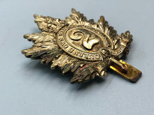 Load image into Gallery viewer, Genuine Canadian Army 2nd Queen&#39;s Own Rifles of Canada Cap Badge
