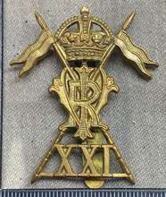 Charger l&#39;image dans la galerie, Original WW1 British Army 21st Lancers Cap Badge
