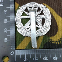 Load image into Gallery viewer, Original British Staybrite Army Cap - Small Arms School Corps - The Militaria Shop
