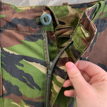 Charger l&#39;image dans la galerie, Geuine British Army DPM Camouflaged Combat Trousers - 80/76/92
