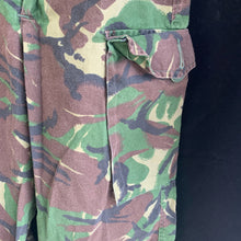 Lade das Bild in den Galerie-Viewer, Originale leichte DPM-Kampfhose im Camouflage-Stil der britischen Armee, Größe 75/68/84 
