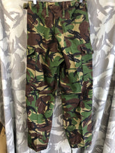 Load image into Gallery viewer, Size 75/72/88 - Vintage British Army DPM Lightweight Combat Trousers
