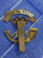 Load image into Gallery viewer, Original WW1 / WW2 British Army Somerset Regiment Cap Badge
