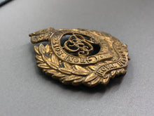 Charger l&#39;image dans la galerie, Original WW1 British Army Cap Badge - Royal Engineers - George V
