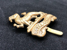 Charger l&#39;image dans la galerie, Original WW2 British Army Royal Berkshire Regiment Cap Badge
