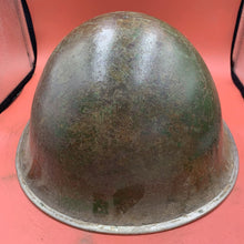 Charger l&#39;image dans la galerie, Original British / Canadian Army WW2 Soldiers Military Combat Mk3 Turtle Helmet
