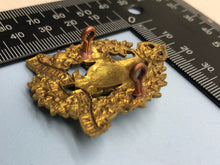 Load image into Gallery viewer, Genuine WW2 Canadian Army Le Régiment de Maisonneuve Cap Badge
