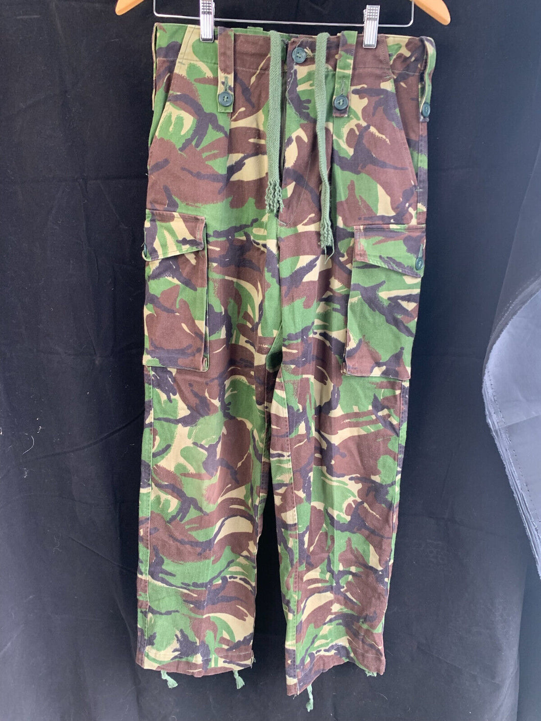 Genuine British Army DPM Camouflaged Combat Trousers Lightweight - Size 80/76/92