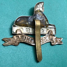 Load image into Gallery viewer, Original British Army Cap Badge - The Lincolnshire Regiment
