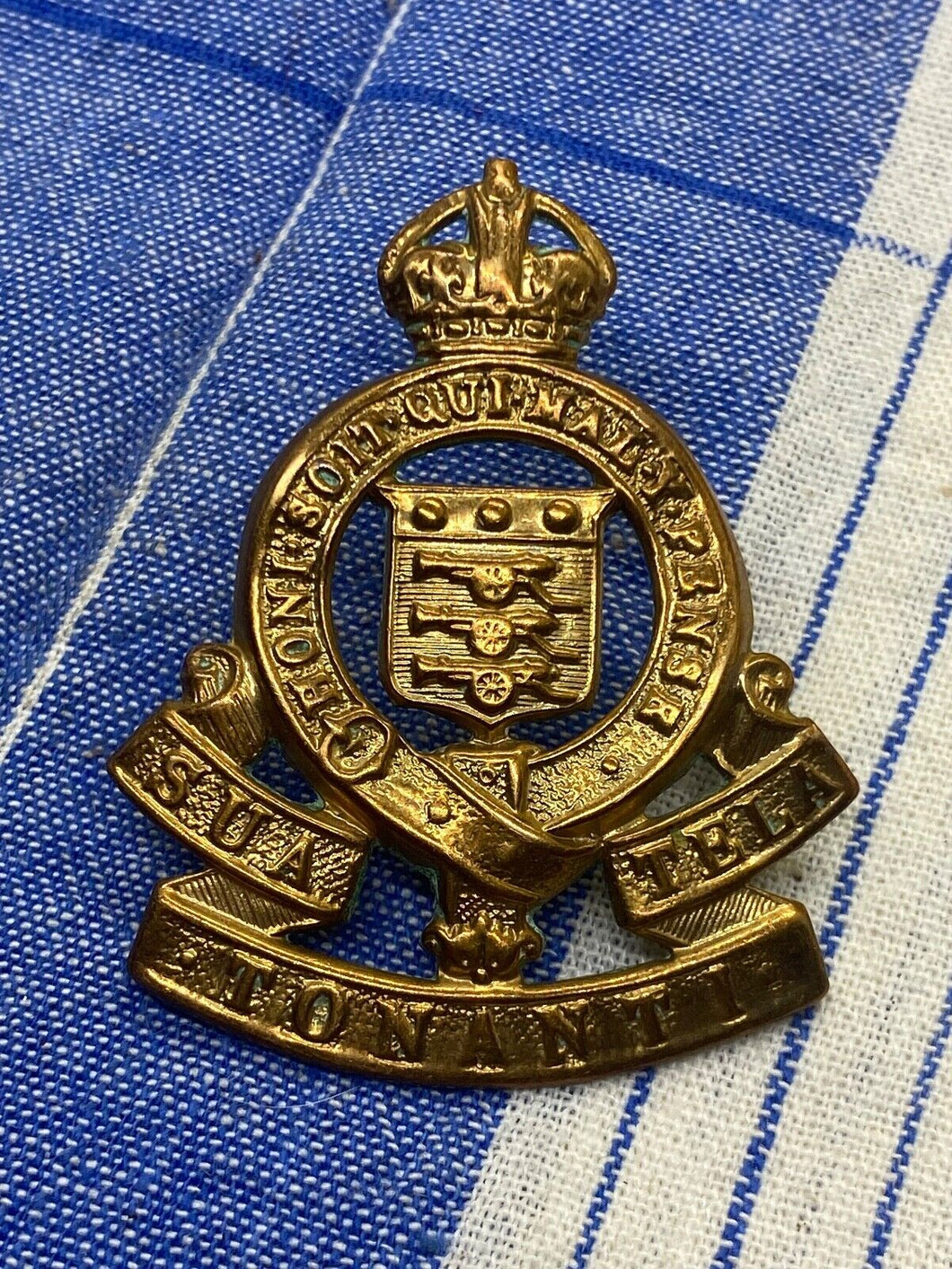 Original WW1 / WW2 British Army Royal Army Ordnance Corps Cap Badge