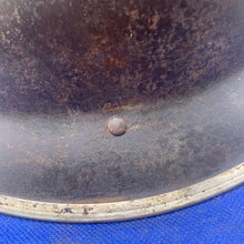 Lade das Bild in den Galerie-Viewer, Original British Army Mk2 Combat Helmet - Untouched WW2 Example
