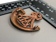 Load image into Gallery viewer, Original WW2 British Army King&#39;s Shropshire Light Infantry KSLI Cap Badge
