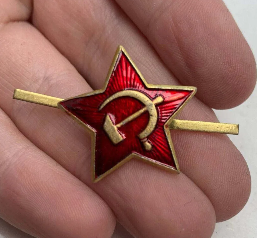 Genuine Soviet Army Red Star Soldier's Cap Hat Badge - USSR CCCP Military B - The Militaria Shop