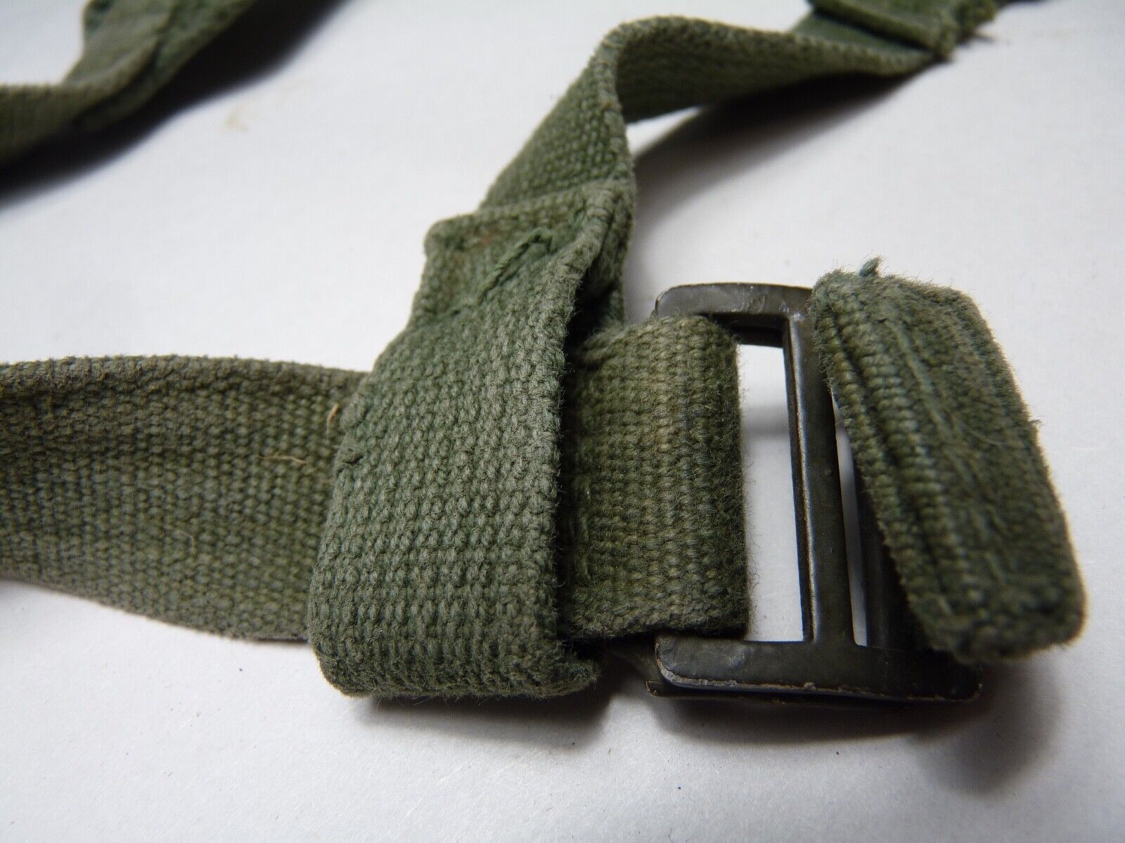 Original WW2 British Army 44 Pattern Shoulder / Extended Equipment Strap - 1945 - The Militaria Shop