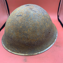 Charger l&#39;image dans la galerie, Original British / Canadian Army WW2 Soldiers Military Combat Mk3 Turtle Helmet
