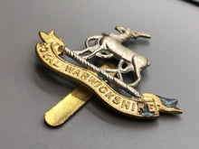 Lade das Bild in den Galerie-Viewer, Original British Army Royal Warwickshire Regiment Cap Badge
