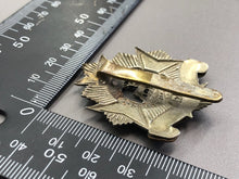 Charger l&#39;image dans la galerie, Original WW1 British Army Cap Badge - Bedfordshire Regiment
