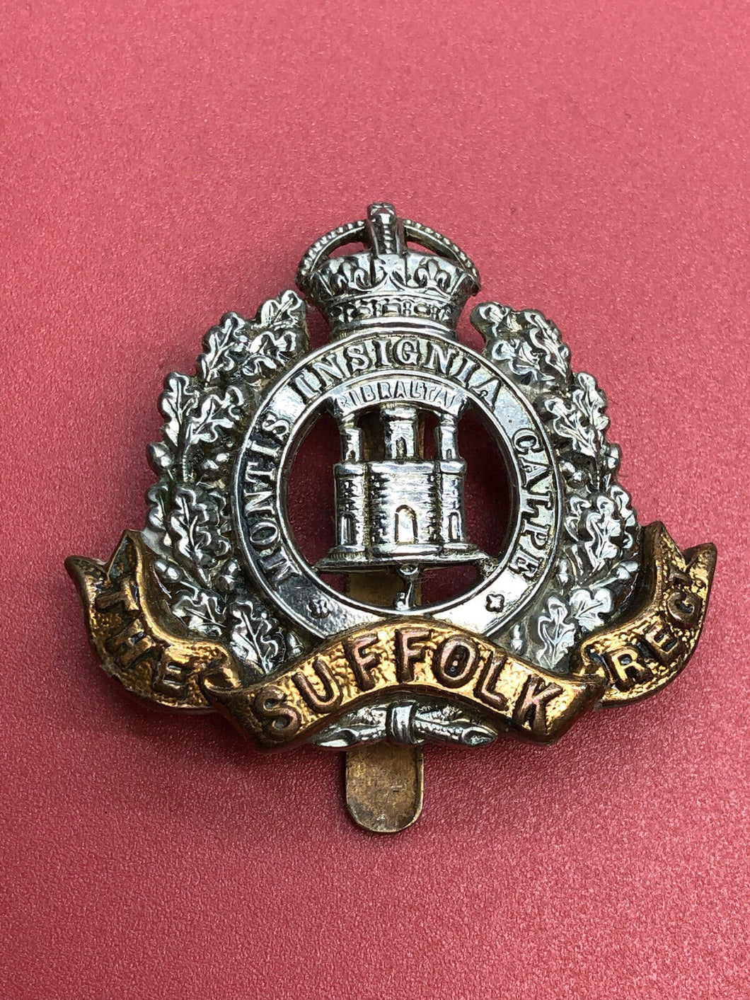 Original WW2 British Army The Suffolk Regiment Cap Badge