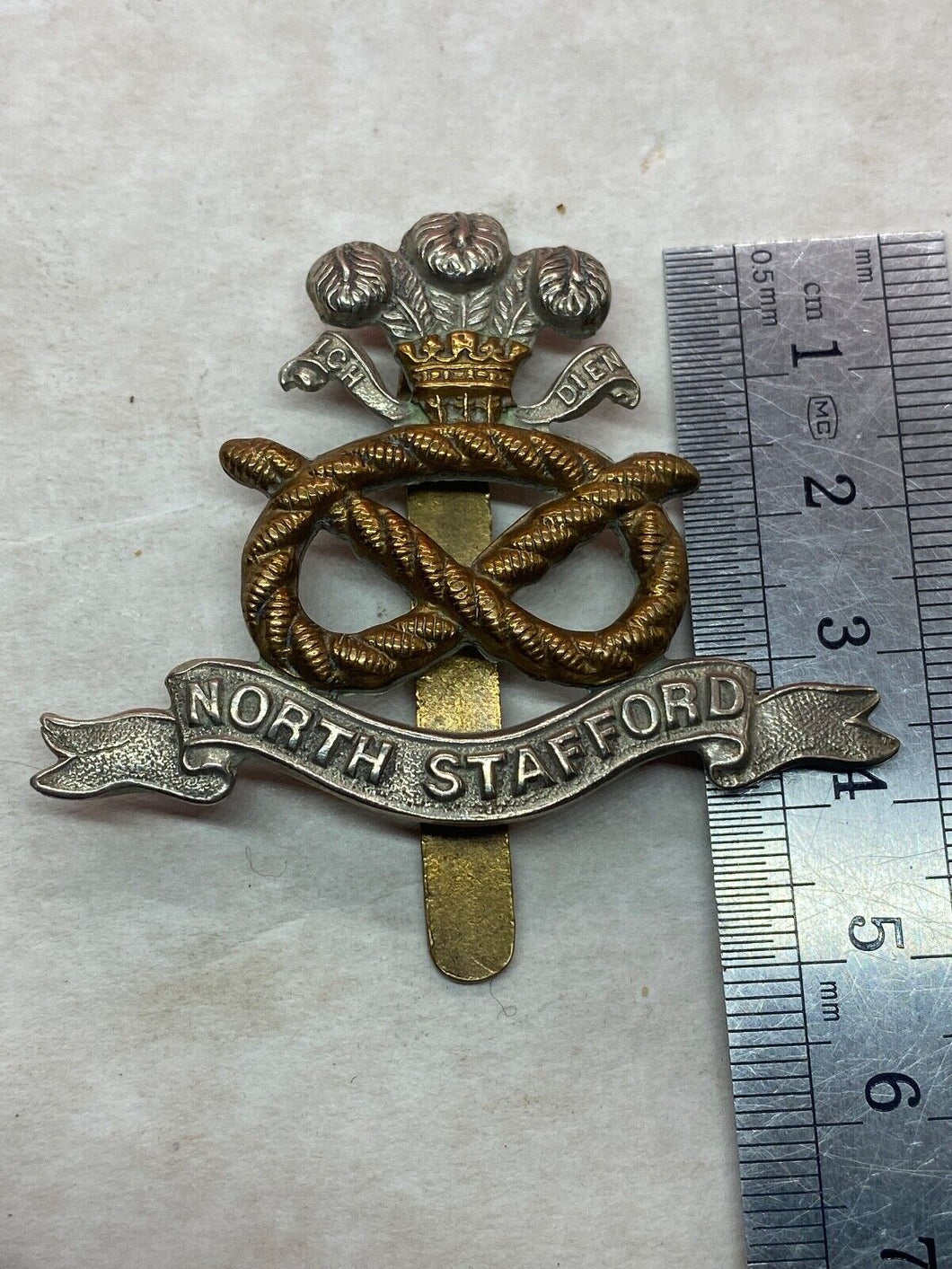 Original WW1 / WW2 British Army North Stafford Regiment Cap Badge