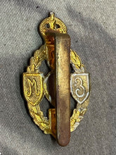 Load image into Gallery viewer, Original WW1 /WW2 British Army Royal Electrical &amp; Mechanical Engineers Cap Badge
