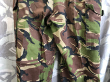 Lade das Bild in den Galerie-Viewer, Vintage British Army DPM Lightweight Combat Trousers - Size 85/84/100
