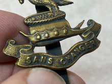 Lade das Bild in den Galerie-Viewer, Original WW1 British Army Liverpool Pals Army Cap Badge – Sans Changer
