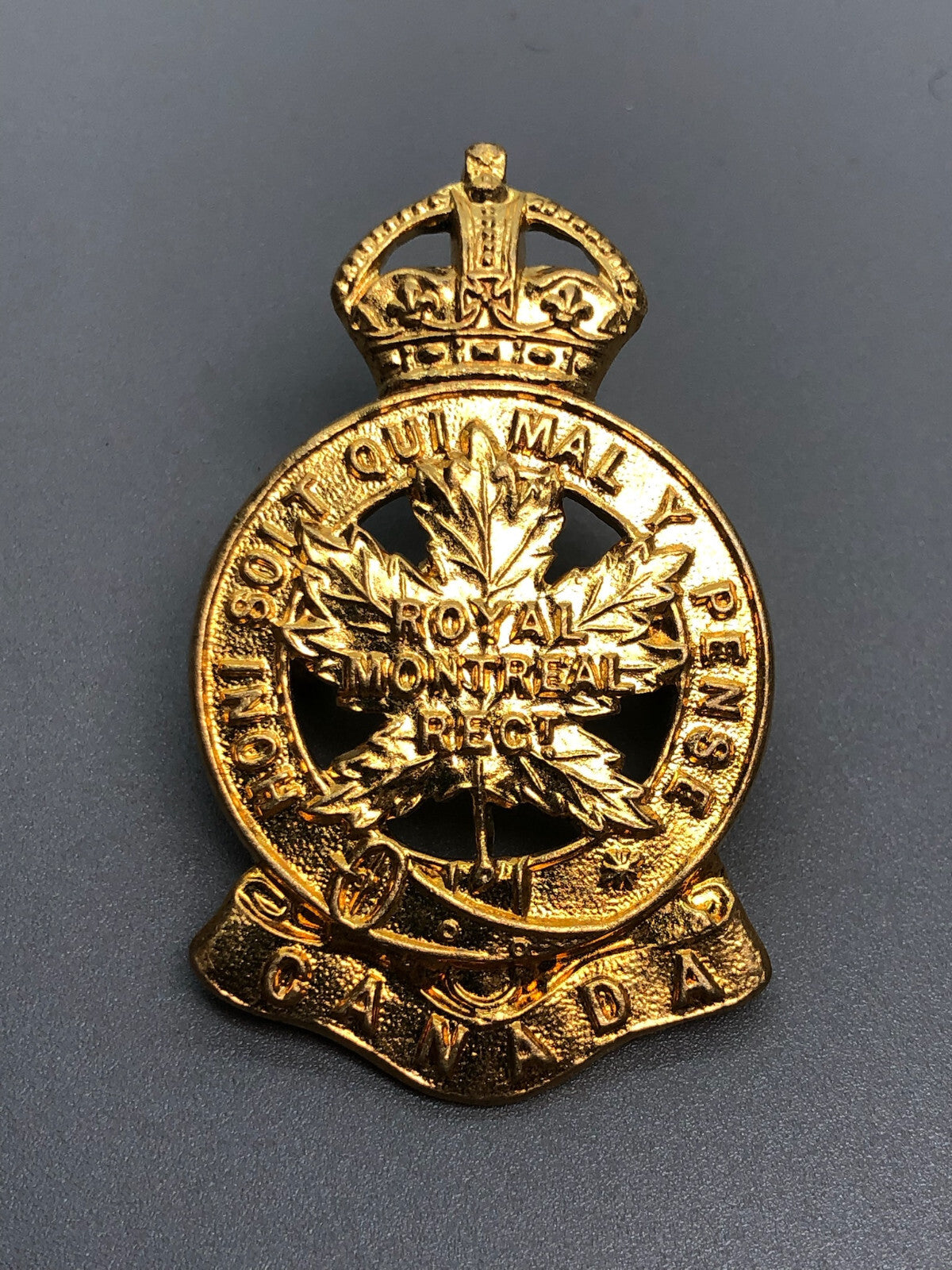 Genuine Canadian Army Royal Montreal Regiment Cap Badge - The Militaria Shop