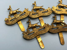 Lade das Bild in den Galerie-Viewer, Genuine Canadian Army Royal Canadian Dragoons Cap Badge
