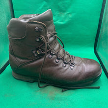 Load image into Gallery viewer, Genuine British Army Combat Patrol Boots - Size 9M - Iturri

