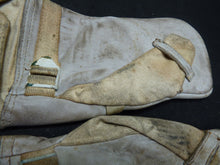 Load image into Gallery viewer, Original WW2 Pattern British Army White Camouflaged Gloves / Gunners Mittens
