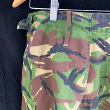 Load image into Gallery viewer, Genuine British Army DPM Camouflaged Combat Trousers Lightweight - Size 80/80/96
