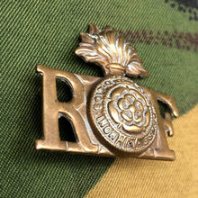 Load image into Gallery viewer, Genuine British Army WW1 Brass Shoulder Title - Royal Fusiliers - The Militaria Shop
