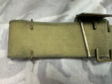 Charger l&#39;image dans la galerie, Original WW1 British Army 1908 08 Pattern Webbing Belt - 1924 Dated - 42&quot; Waist
