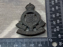 Load image into Gallery viewer, Original WW1 / WW2 British Army Royal Army Ordnance Corps Cap Badge
