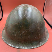 Charger l&#39;image dans la galerie, Original British / Canadian Army WW2 Soldiers Military Combat Mk3 Turtle Helmet
