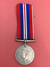 Charger l&#39;image dans la galerie, Original WW2 British Army Soldiers War Medal - 1939-1945
