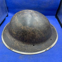 Lade das Bild in den Galerie-Viewer, Original WW2 British Army Mk2 Brodie Combat Helmet
