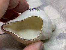 Load image into Gallery viewer, Original Vintage Crested China Ware Sea Shell - Ryde - Isle of Wight
