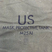 Charger l&#39;image dans la galerie, Genuine US Army Vietnam War M25A1 Tank Crew Gas Mask Carrying Bag
