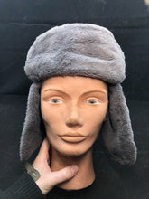 Lade das Bild in den Galerie-Viewer, Genuine DDR East Germen Issue Cold Weather Winter Hat Soviet Cold War Era - The Militaria Shop
