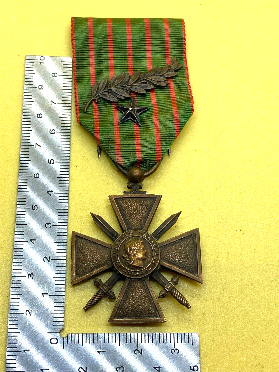 Originale französische Croix du Guerre-Medaille aus dem 1. Weltkrieg – 1914–1916 mit MiD und Stern 