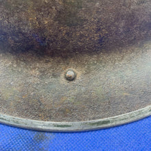 Load image into Gallery viewer, Original British Army WW2 Mk2 Combat Helmet with Div Signs Front &amp; Side
