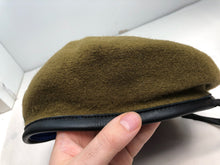 Charger l&#39;image dans la galerie, Genuine British Army Guards Regiment Khaki Regimental Beret Hat - Size 59cm
