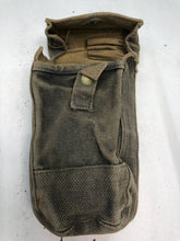 Charger l&#39;image dans la galerie, Original WW2 Canadian Army 37 Pattern Bren Pouch - Used Condition
